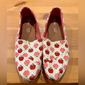 Toms NWOT W 8.5 Apple Pattern Teachers Back to School